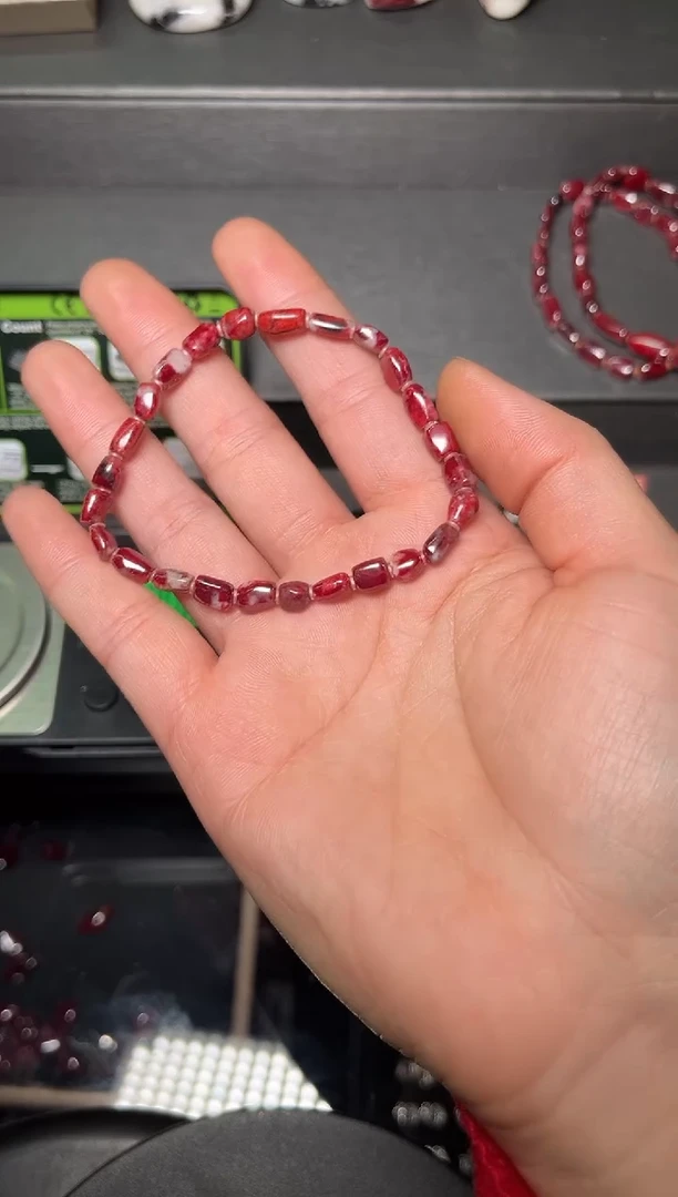 天然辰砂路****的朱砂原矿随型9.5克手串121001