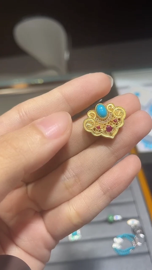 18K金镶嵌绿松石吊坠(不含链)