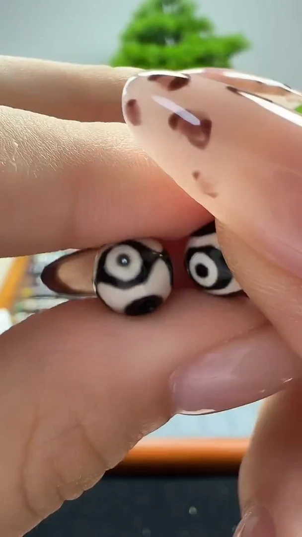 玛瑙/玉髓（覆膜）颈饰未镶嵌7.（微瑕）