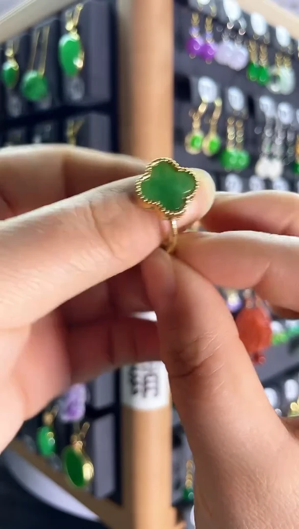 【闪购商品】翡翠耳饰银S925镶嵌四叶草戒指