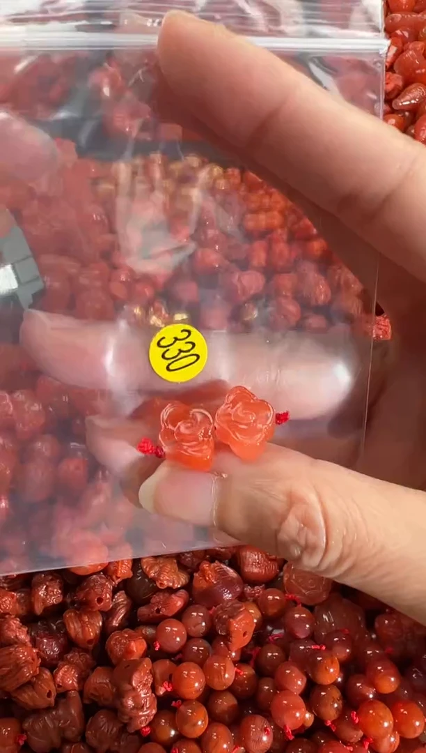 【闪购商品】南红玛瑙颈饰未镶嵌1
