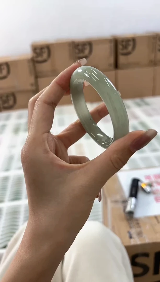 未镶嵌手镯石英质玉239-52D