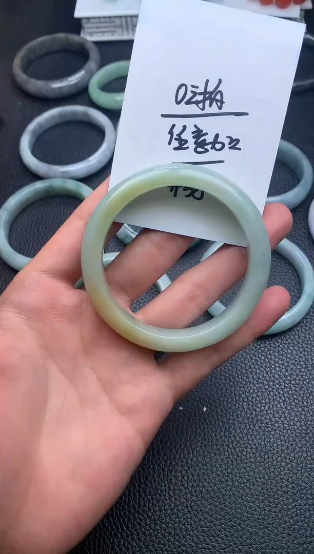 未镶嵌定制翡翠啥****怪手镯