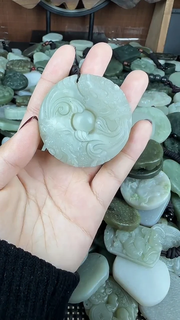 颈饰未镶嵌和田玉1