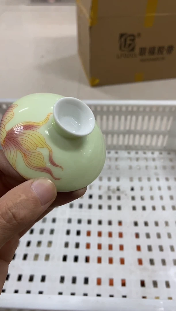 杯子瓷无运费险有瑕疵的摄影的产品有使用过的痕迹有点脏介意勿拍