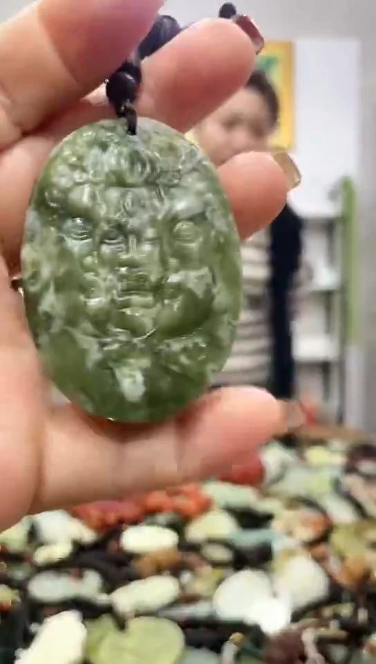 未镶嵌岫玉挂件