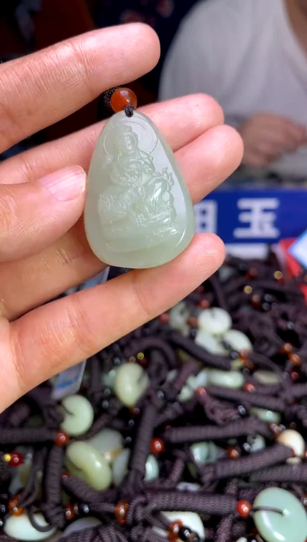 未镶嵌和田玉挂件1