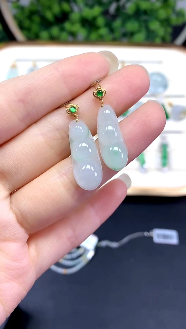 吊坠(不含链)18K金镶嵌翡翠豆子多样性发其一@@-CMT