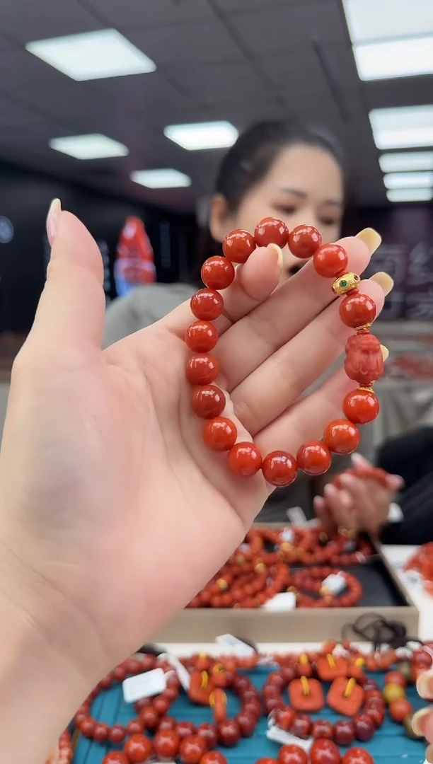 南红玛瑙珠串未镶嵌多样发其一/