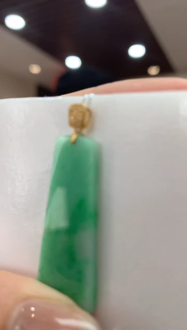 翡翠18K金镶嵌项链无事牌