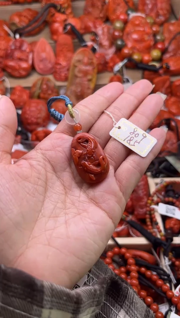 【闪购商品】南红玛瑙珠宝奇石合金809