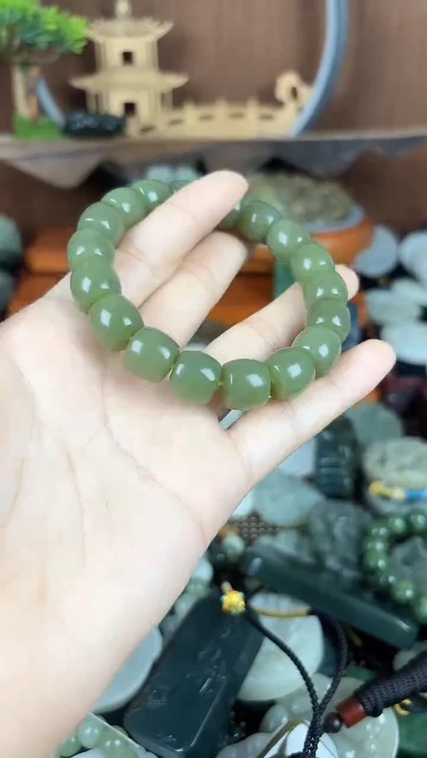 和田玉未镶嵌颈饰1