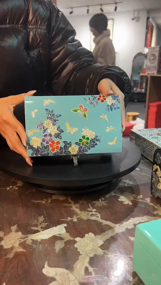 微瑕鱼锁满贝底·弘贝雅螺钿漆器文化馆