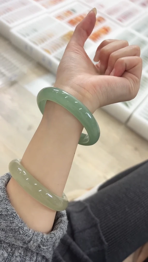 未镶嵌手镯石英质玉84-55D