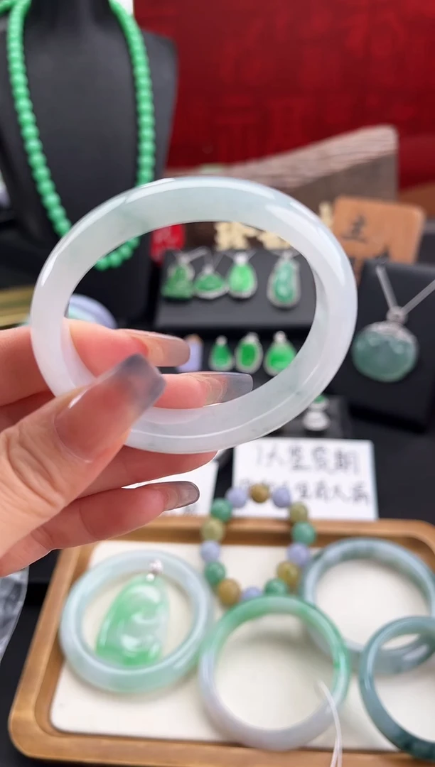 未镶嵌手镯翡翠手镯