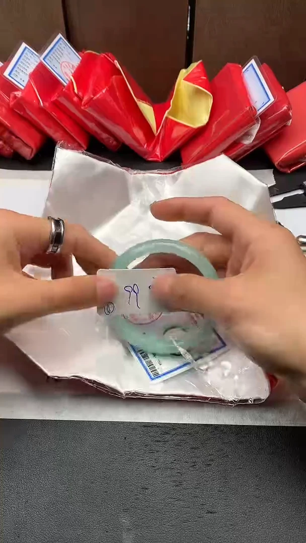 翡翠手镯未镶嵌20