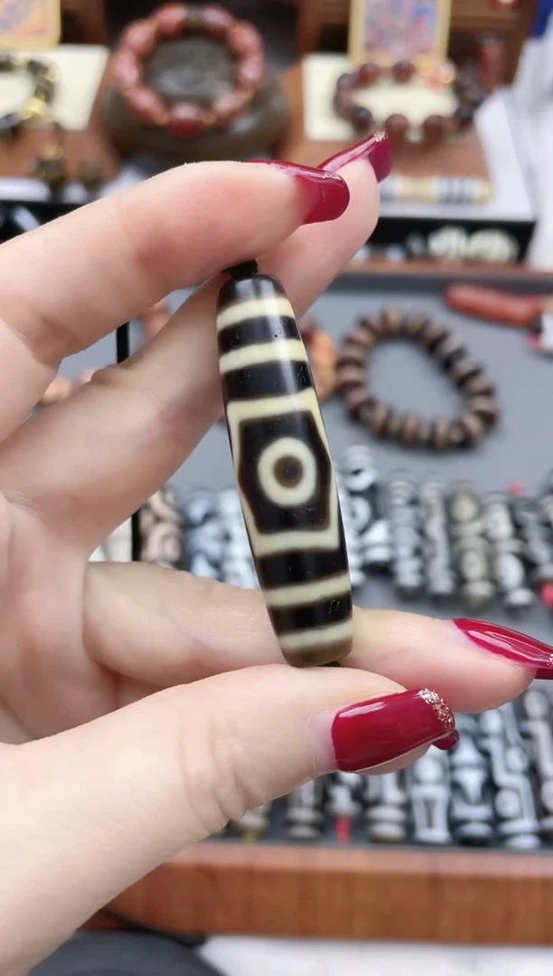 【闪购商品】玛瑙/玉髓珠珠未镶嵌牙黄三眼