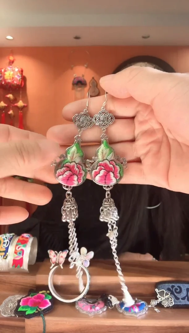 非遗手工苗绣刺绣首饰44