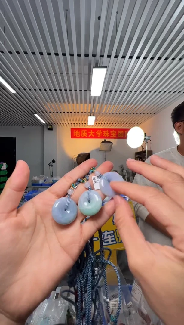 颈饰未镶嵌翡翠翡翠紫底平安扣多样性发一