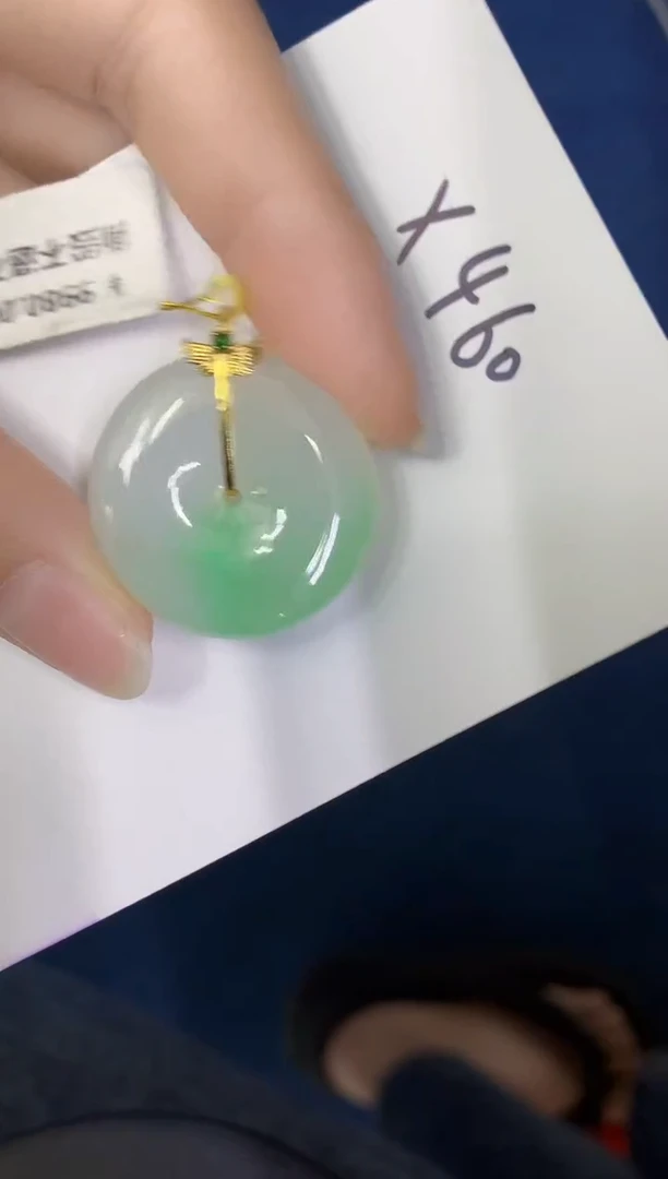 颈饰18K金镶嵌翡翠缅甸天然翡翠A货