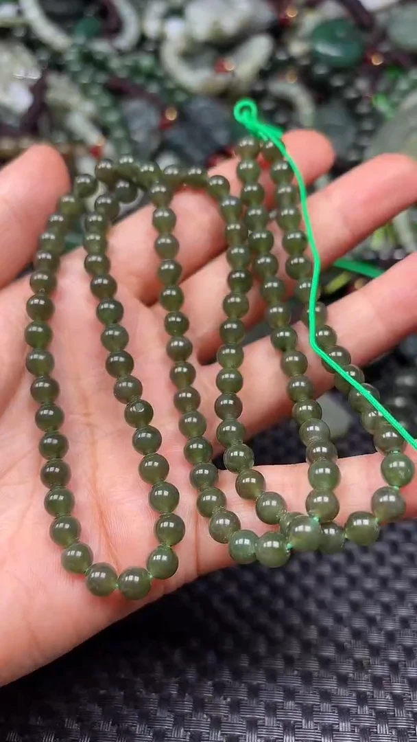 和田玉未镶嵌颈饰1