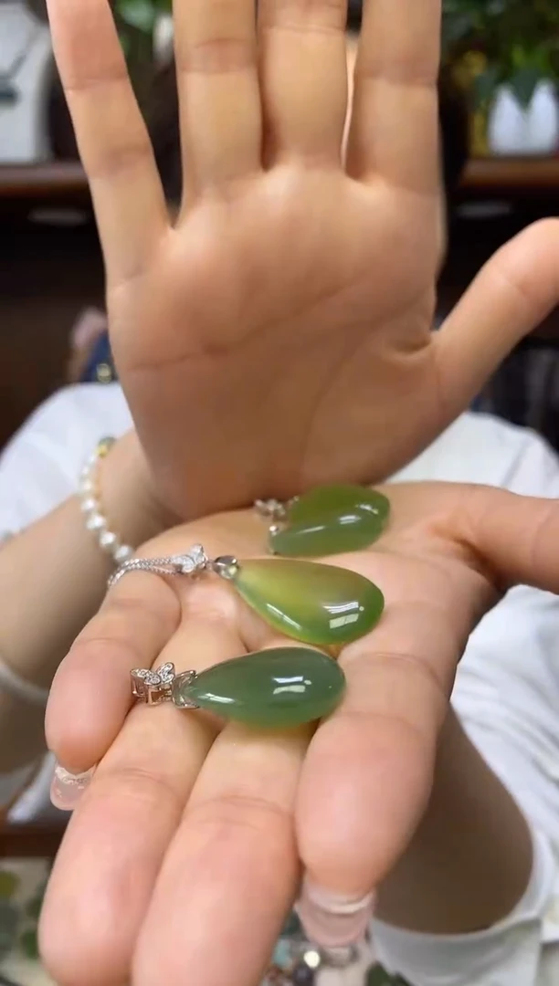 岫玉银S925镶嵌吊坠·不带链子水滴