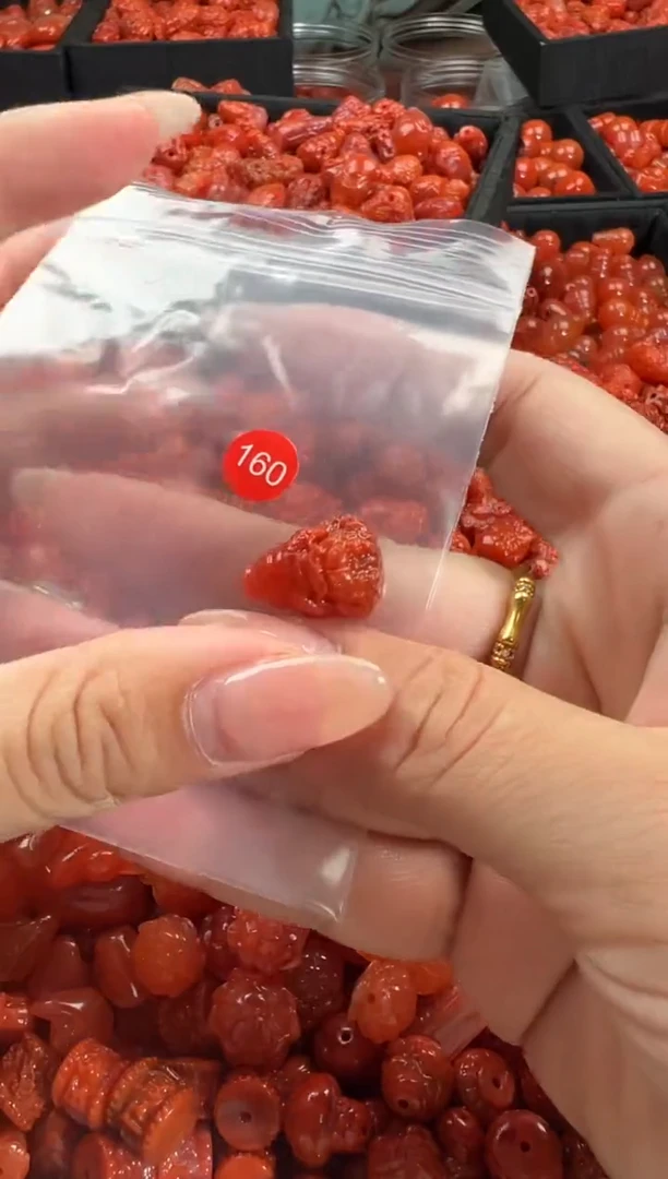 颈饰未镶嵌南红玛瑙1