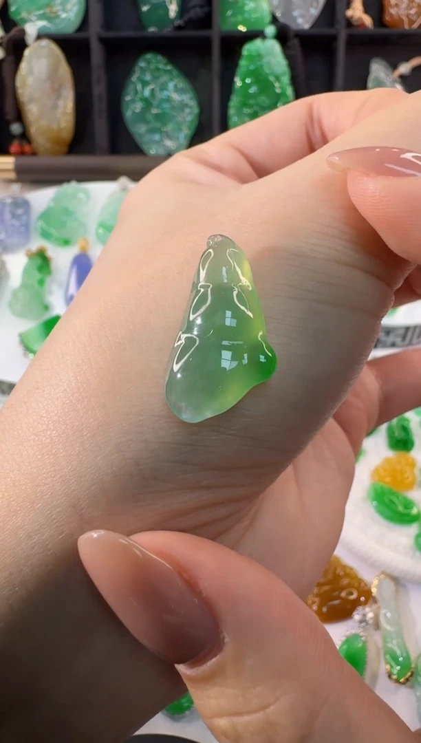 颈饰未镶嵌翡翠缅甸A货翡翠