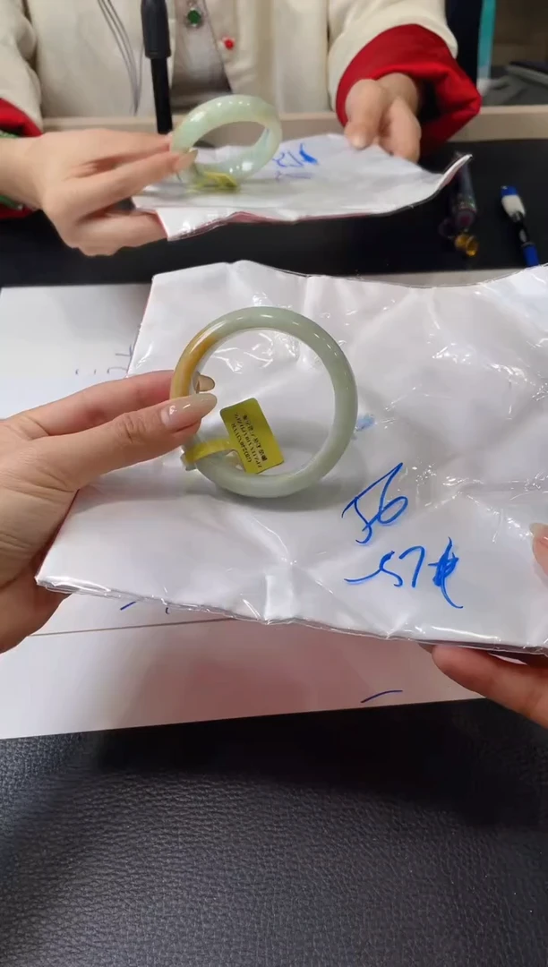 【闪购商品】翡翠手镯未镶嵌手镯