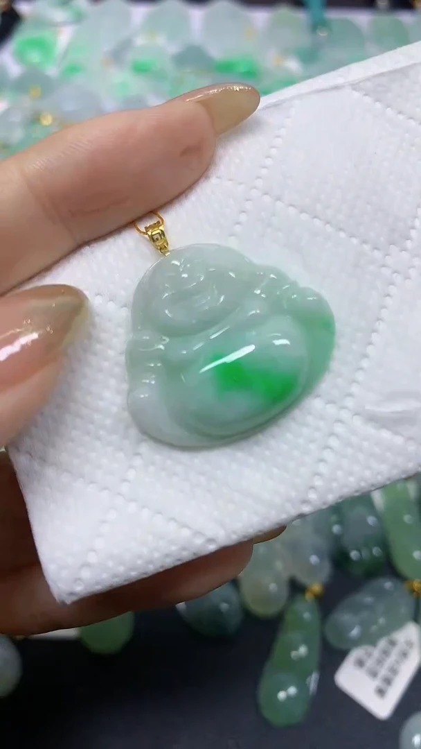 颈饰18K金镶嵌翡翠A货