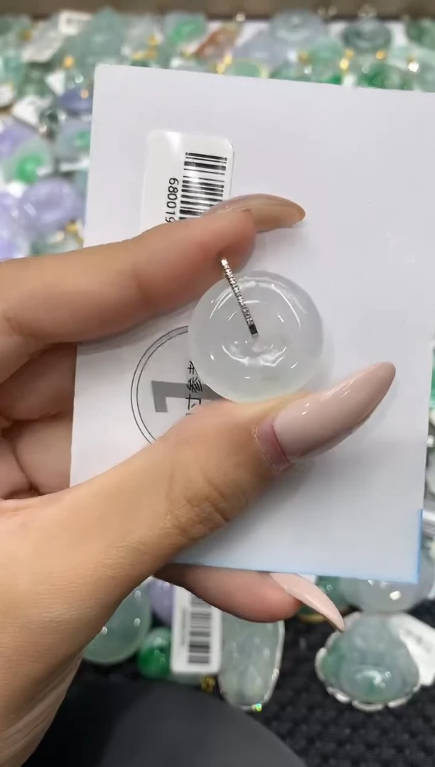 颈饰18K金镶嵌翡翠111111111111