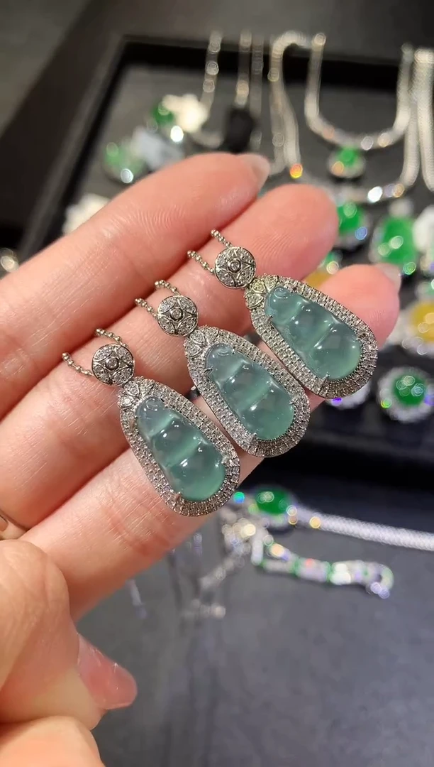 【闪购商品】翡翠吊坠(不含链)未镶嵌1-豆子（多样性发货一件