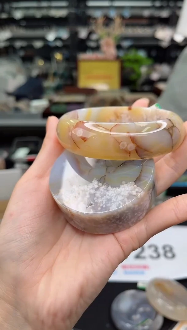 【闪购商品】石英质玉手镯未镶嵌62圈口（赠品镯心）3681375