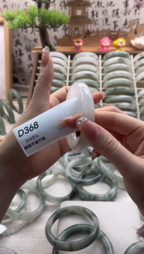 未镶嵌手镯石英质玉微瑕368