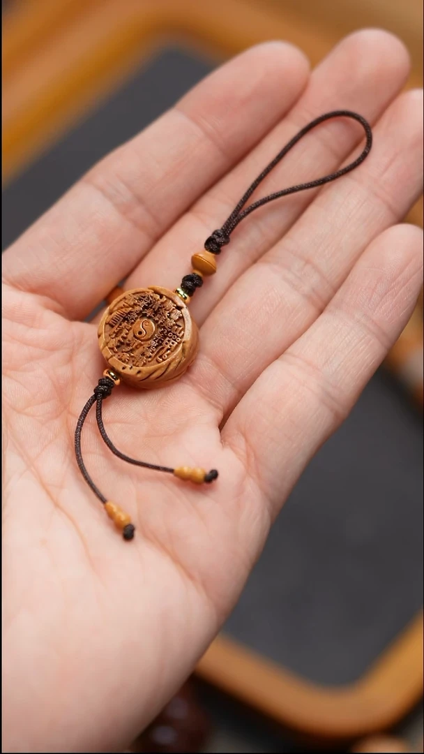 吊坠桃核山鬼花钱