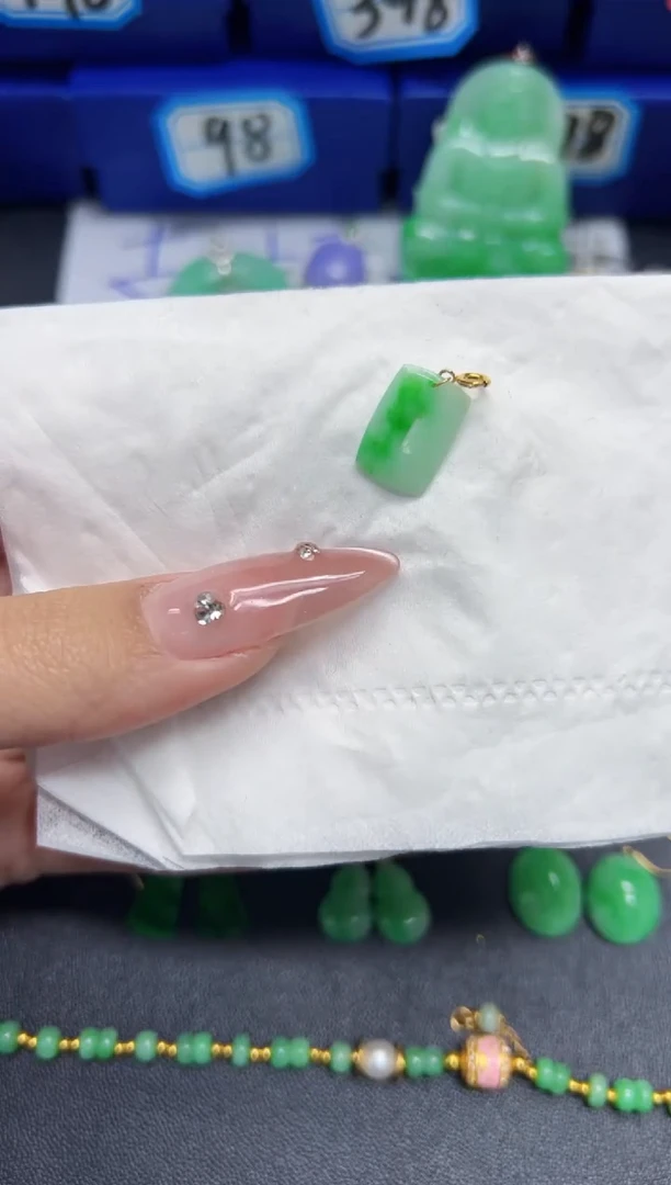 【闪购商品】翡翠颈饰18K金镶嵌Y缅料A货/多样性发货/一件