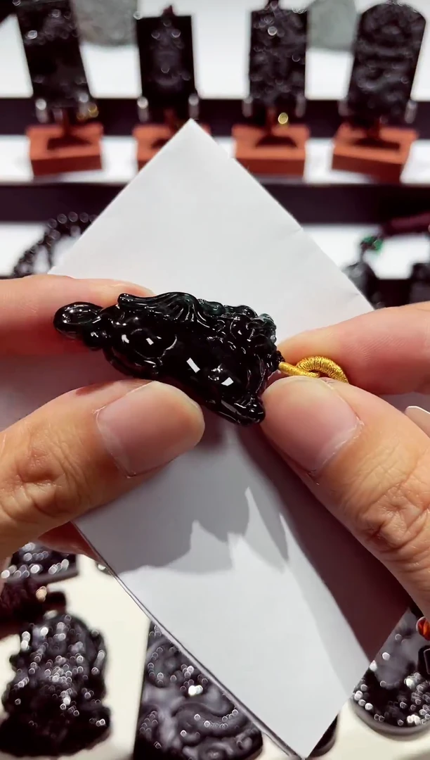 颈饰未镶嵌翡翠天然A货翡翠
