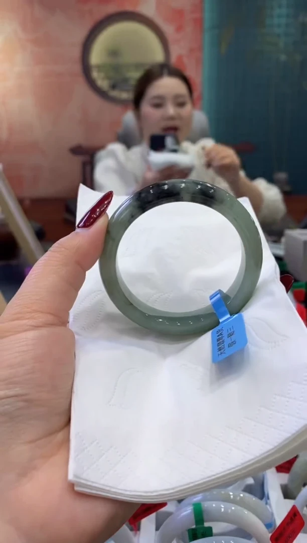 【闪购商品】翡翠手镯未镶嵌多人0010995