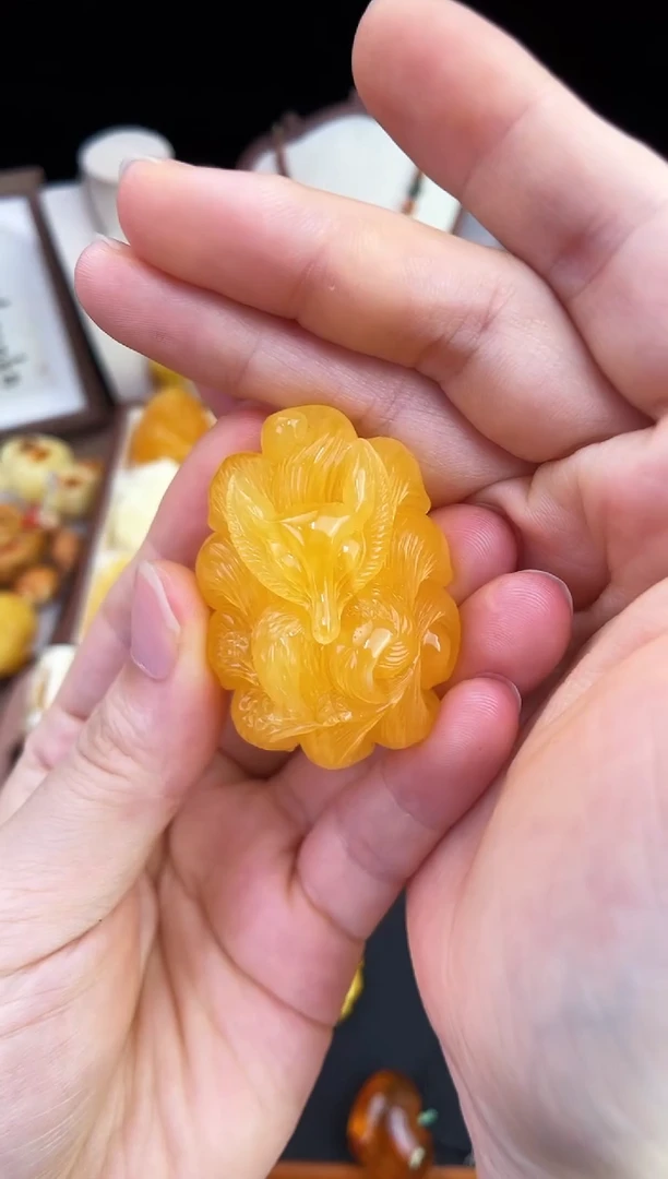 琥珀未镶嵌珠宝奇石达*汉柒月