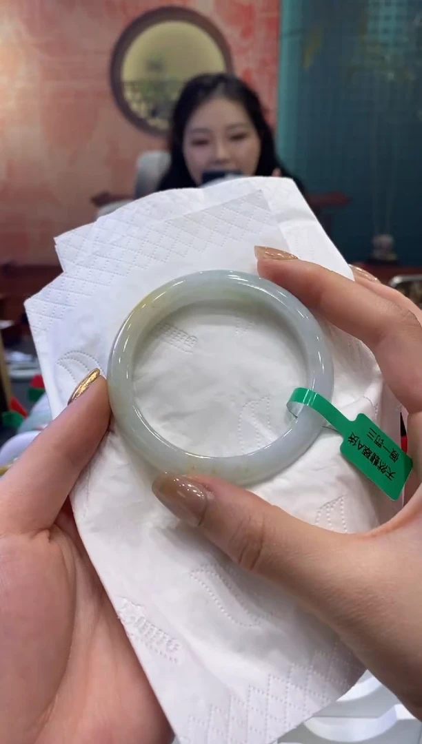 【闪购商品】翡翠手镯未镶嵌多人00202