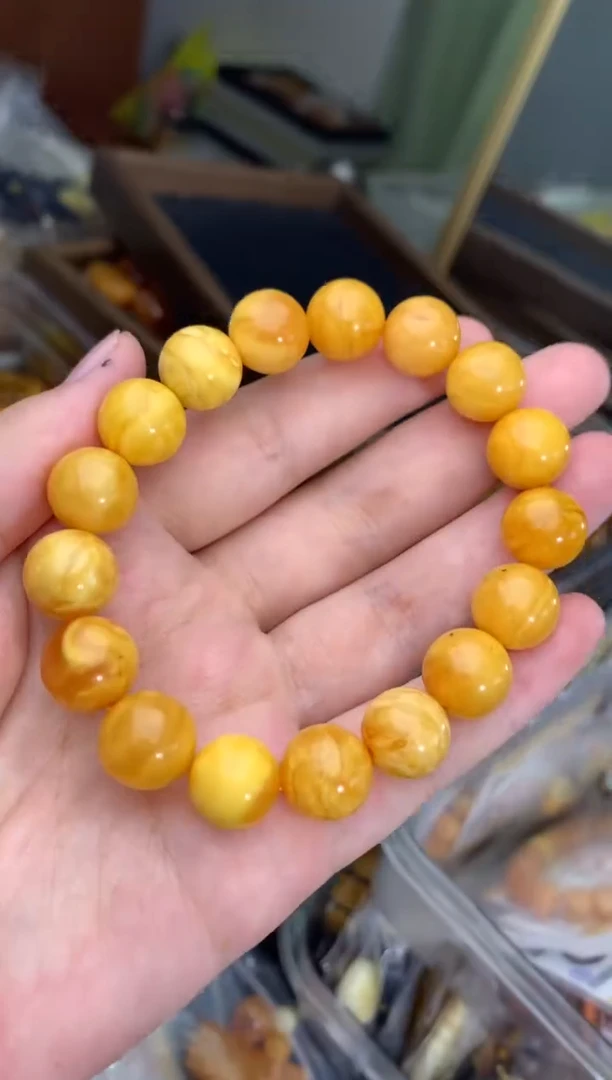 蜜蜡未镶嵌珠宝奇石80