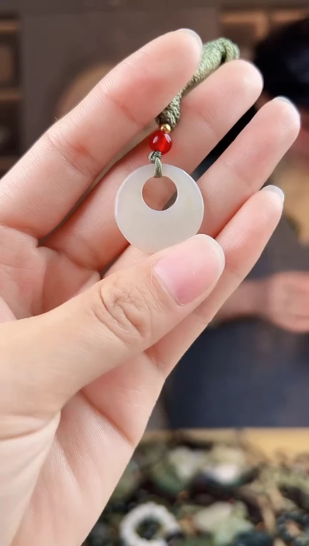 颈饰未镶嵌和田玉拍一发一，多样性发货