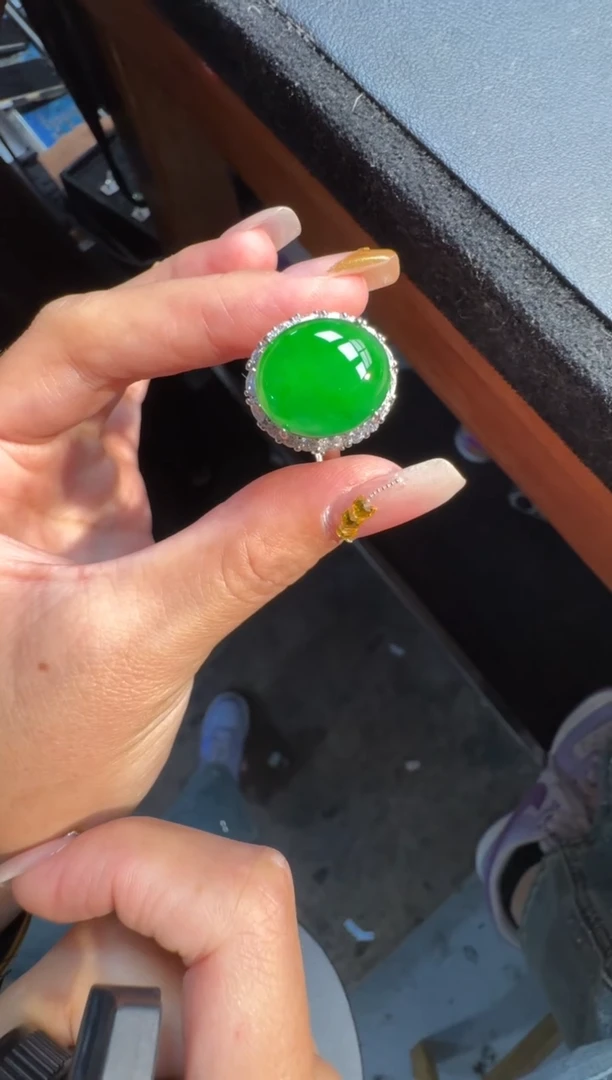 未镶嵌定制翡翠翡翠A货有轻微色差属于正常现象，戒指1