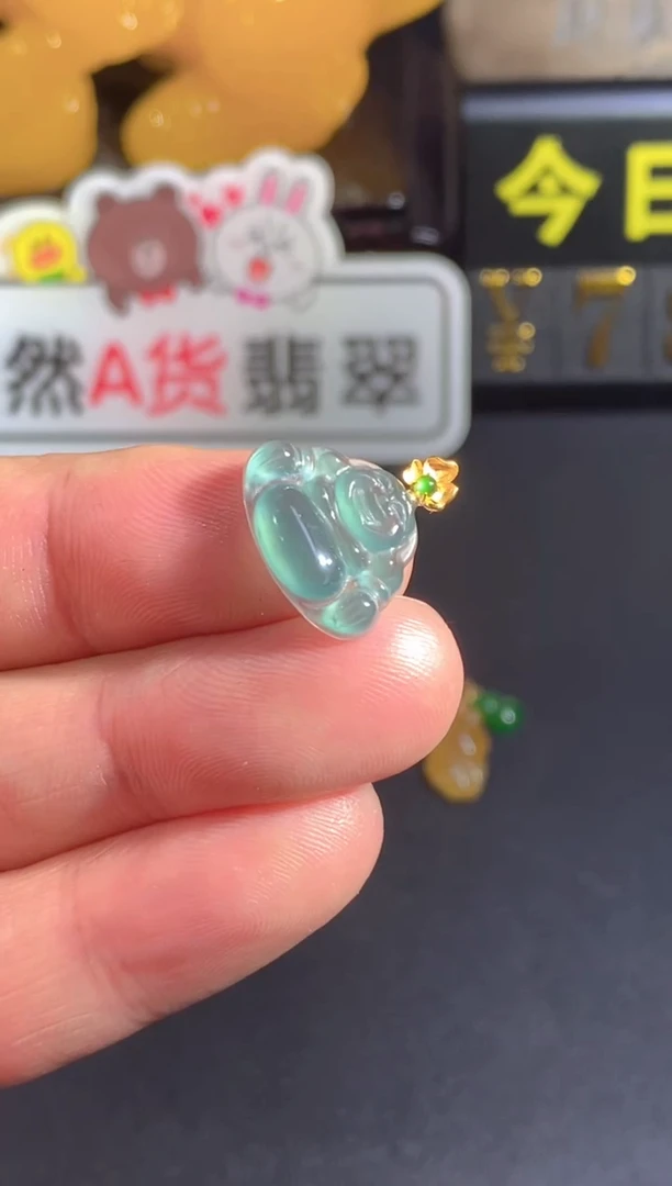 颈饰18K金镶嵌翡翠