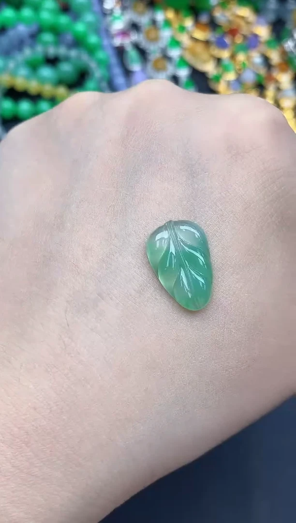 翡翠未镶嵌颈饰49-春日珠宝