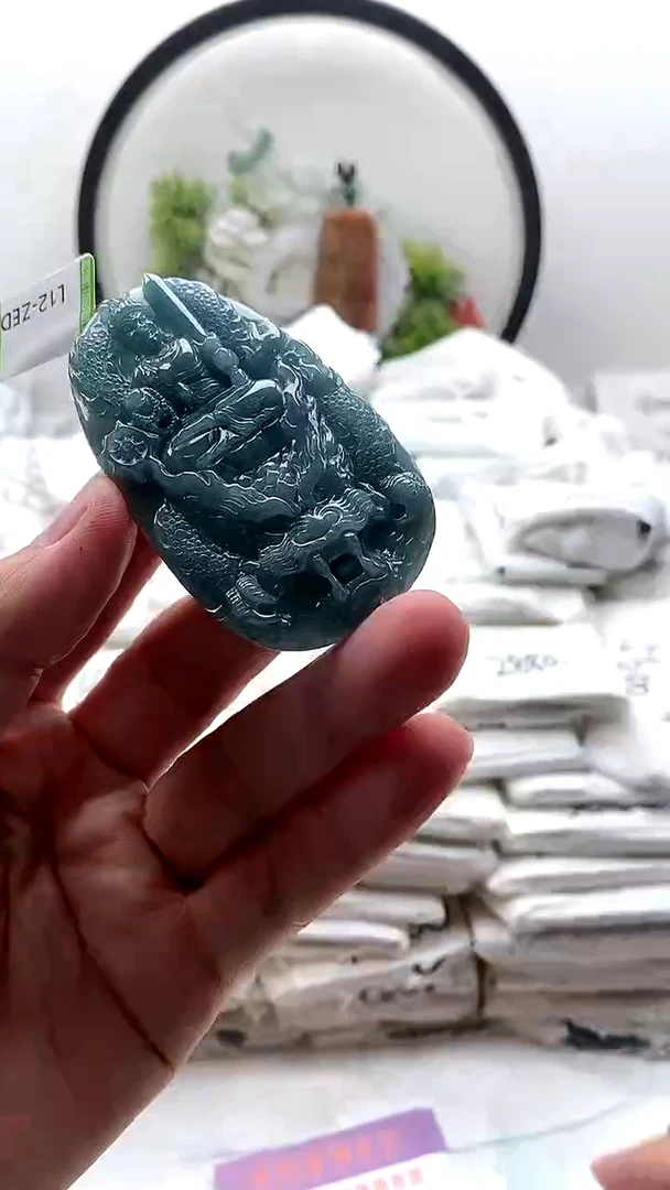 颈饰未镶嵌翡翠不动明王