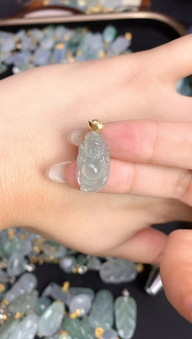 颈饰18K金镶嵌翡翠贤**?25112003