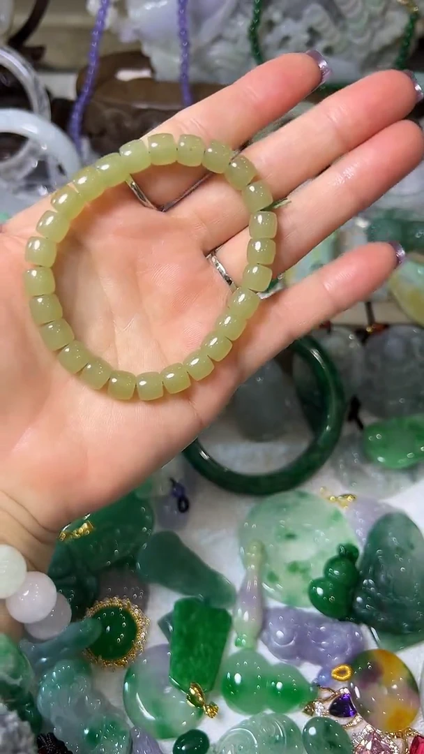 颈饰未镶嵌翡翠黄口手链