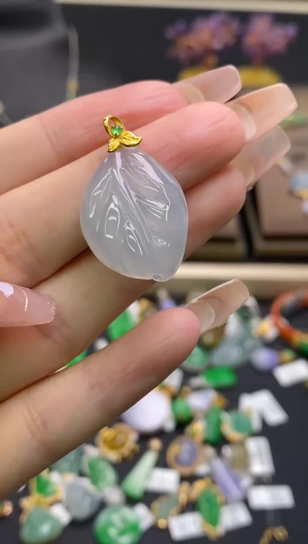 【闪购商品】翡翠颈饰18K金镶嵌净货18488
