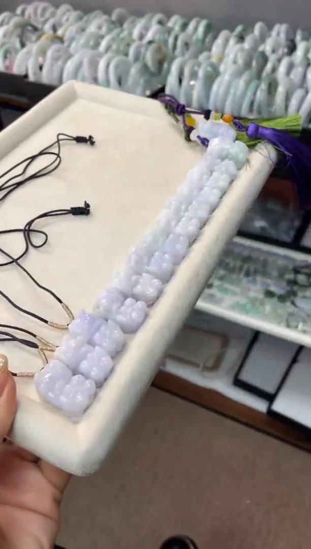 【闪购商品】翡翠吊坠(不含链)未镶嵌多样性发货 发一件